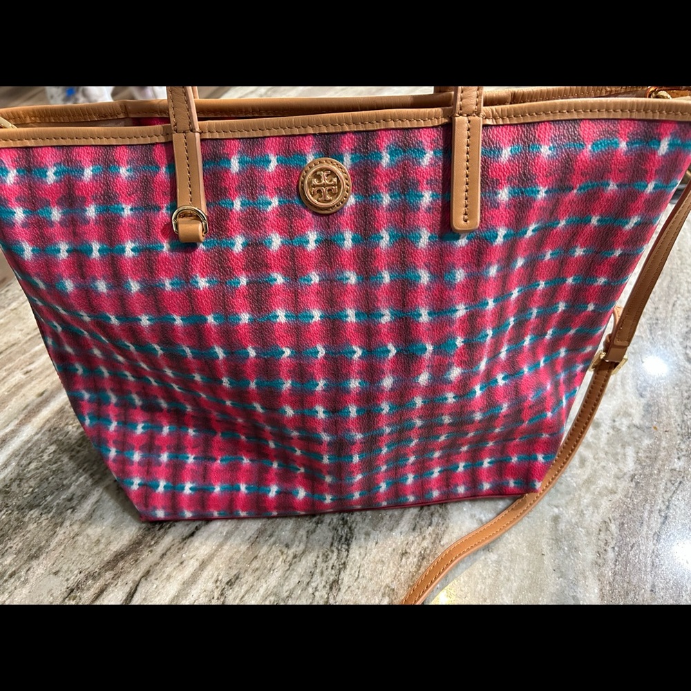 Beautiful Tory Burch Purse with Crossbody Strap LIKE NEW CONDITION!!